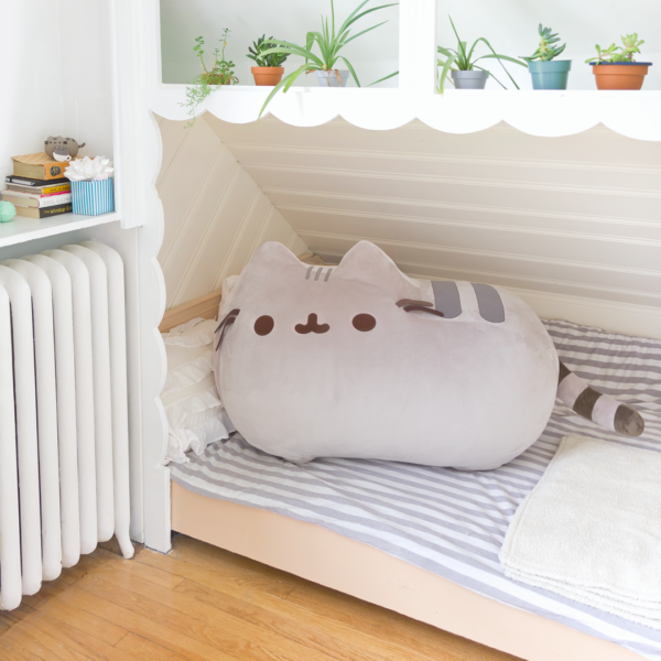 super jumbo pusheen